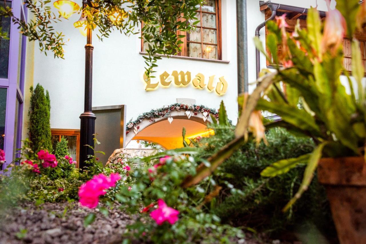 Hotel Ristorante Lewald Bolzano Esterno foto